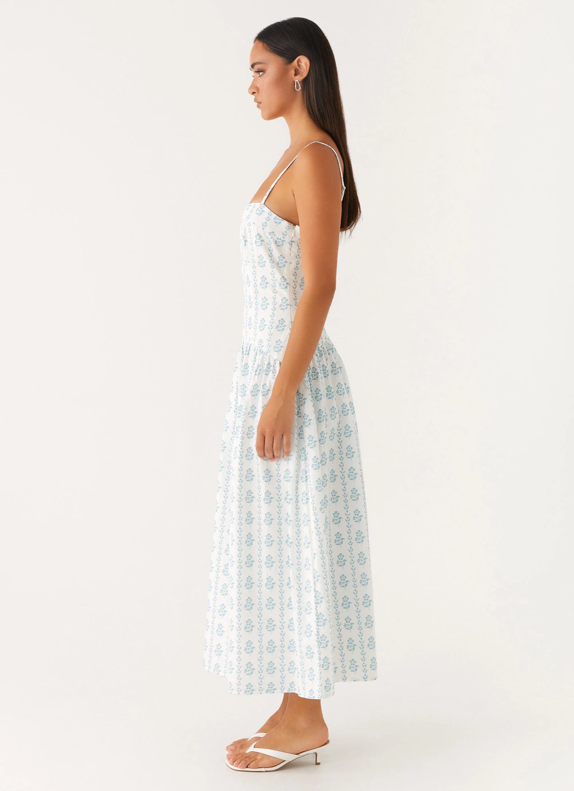 amelie cup midi dress This $22 Nordstrom Dress Is Crazy FlatteringIt Looks Good On *Ev